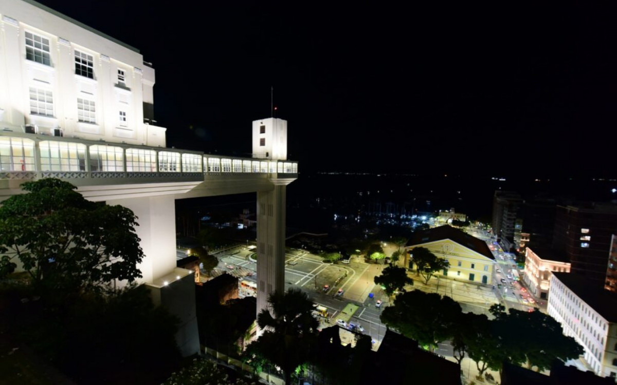 Elevador Lacerda conecta o Comércio ao Pelourinho com rapidez e segurança