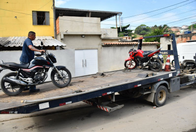 Prefeitura de Belford Roxo e Polícia Militar fazem operação para combater ferros-velhos irregulares
