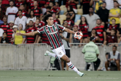 Fuentes sente o músculo anterior da coxa e será reavaliado no Fluminense