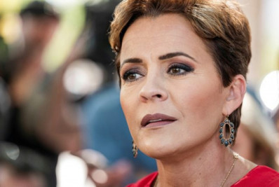 Assessora de Trump quer cancelar contratos agências de notícias 