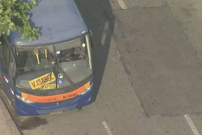 Ônibus que vinha da Baixada é assaltado na Avenida Brasil