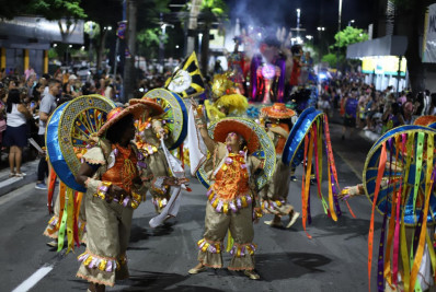 Volta Redonda encerra programação com desfile do Bloco da Vida e da Beija-Flor nesta sexta-feira