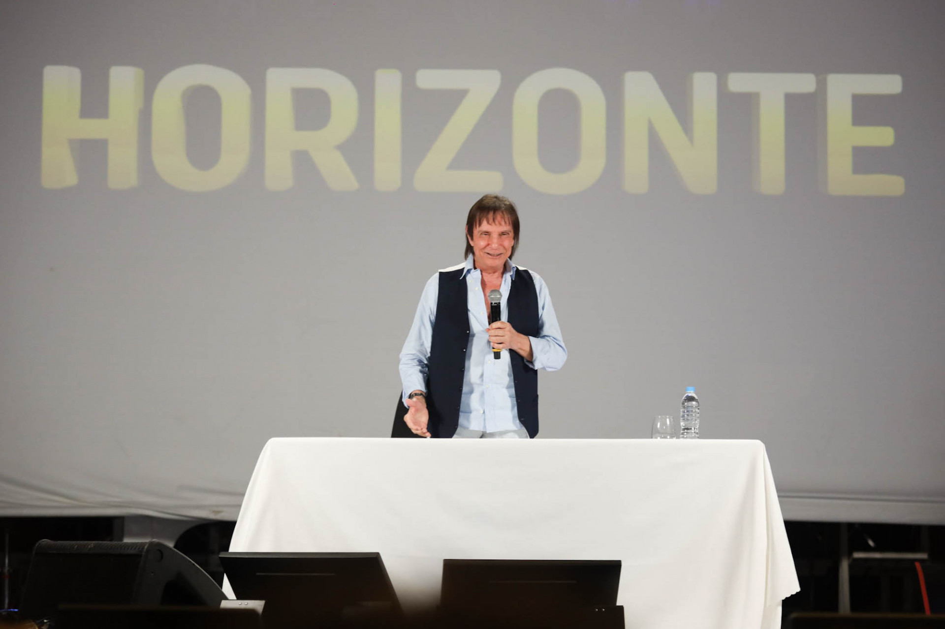 Roberto Carlos na coletiva de imprensa no navio 'Além do Horizonte' - Daniel Pinheiro / Brazil News