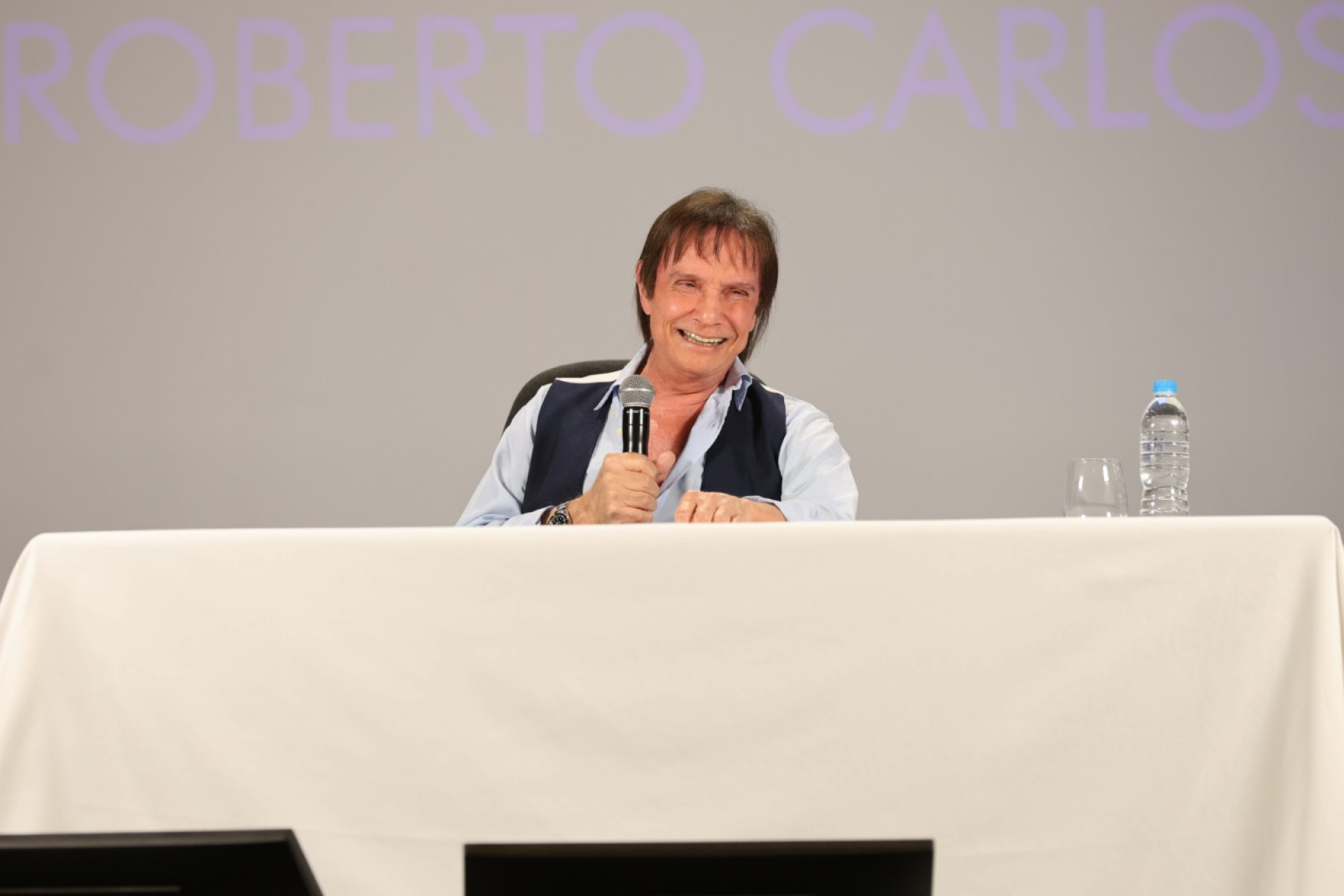 Roberto Carlos na coletiva de imprensa no navio 'Além do Horizonte' - Daniel Pinheiro / Brazil News