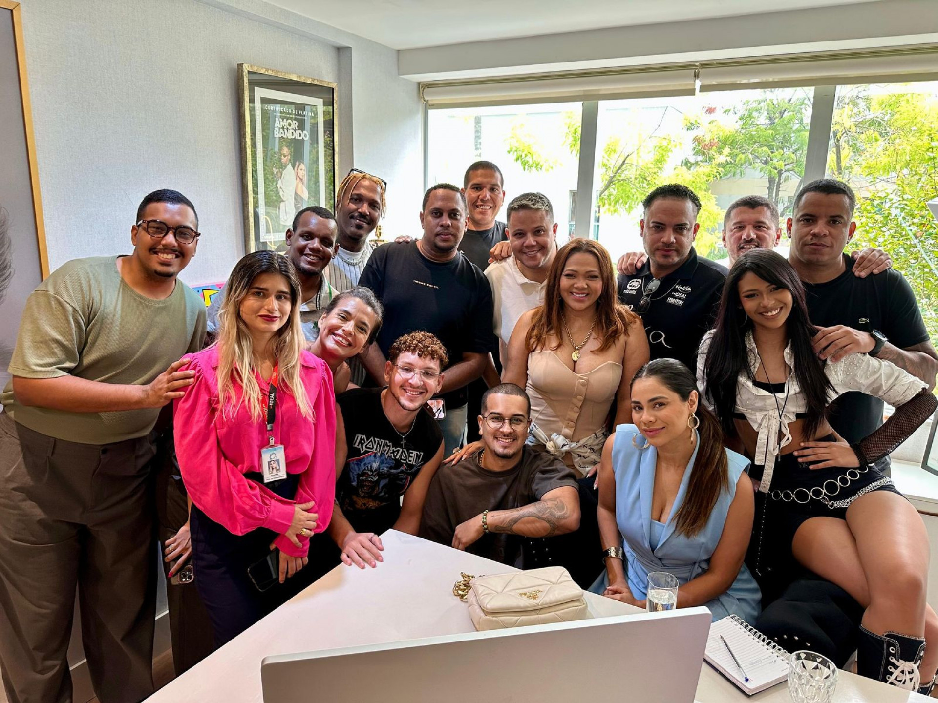 Lexa se reúne com equipe para planejar retorno aos palcos e a música - Logout Produtora / Divulgação 