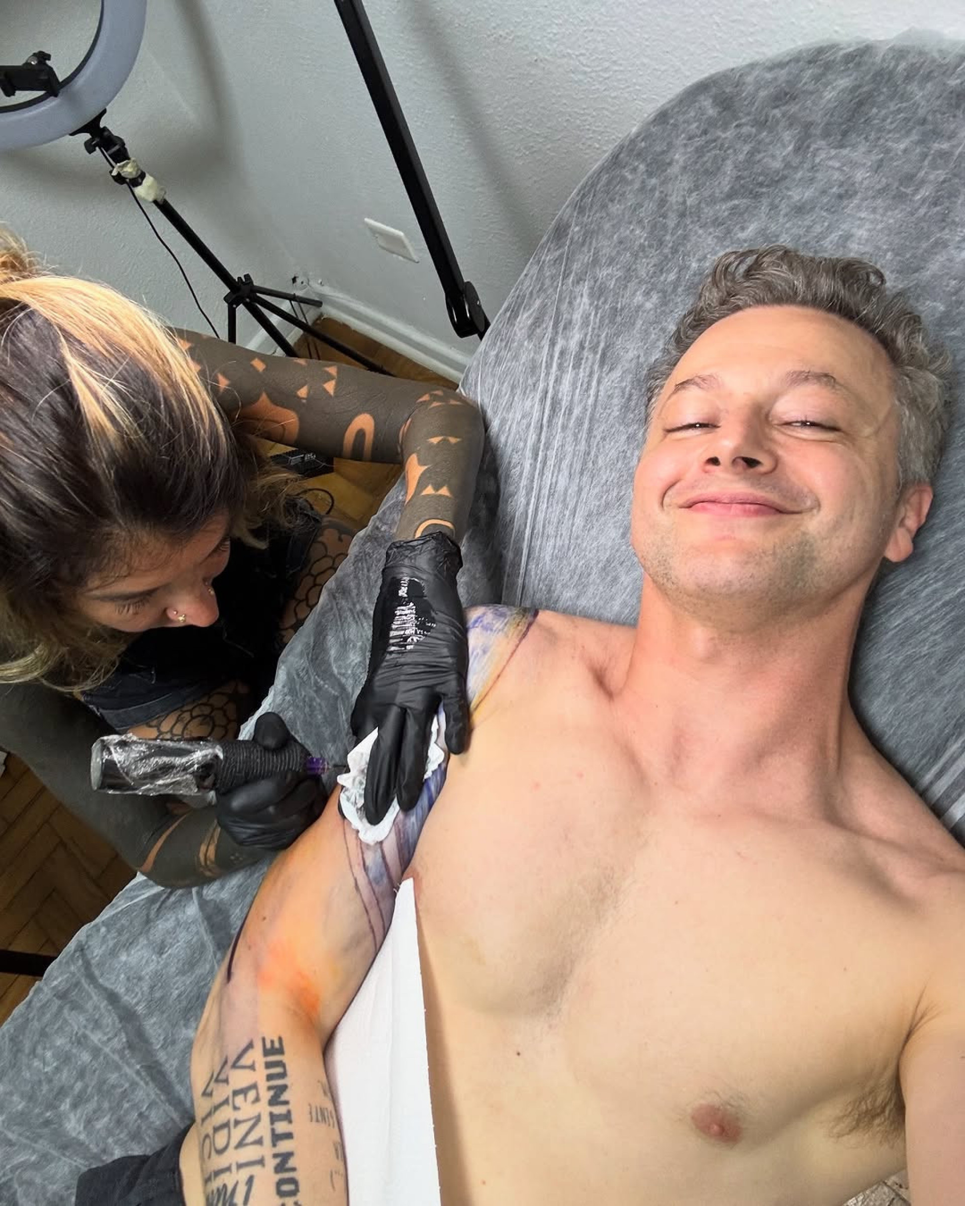 Lucas Lima faz nova tatuagem - Reprodução / Instagram 