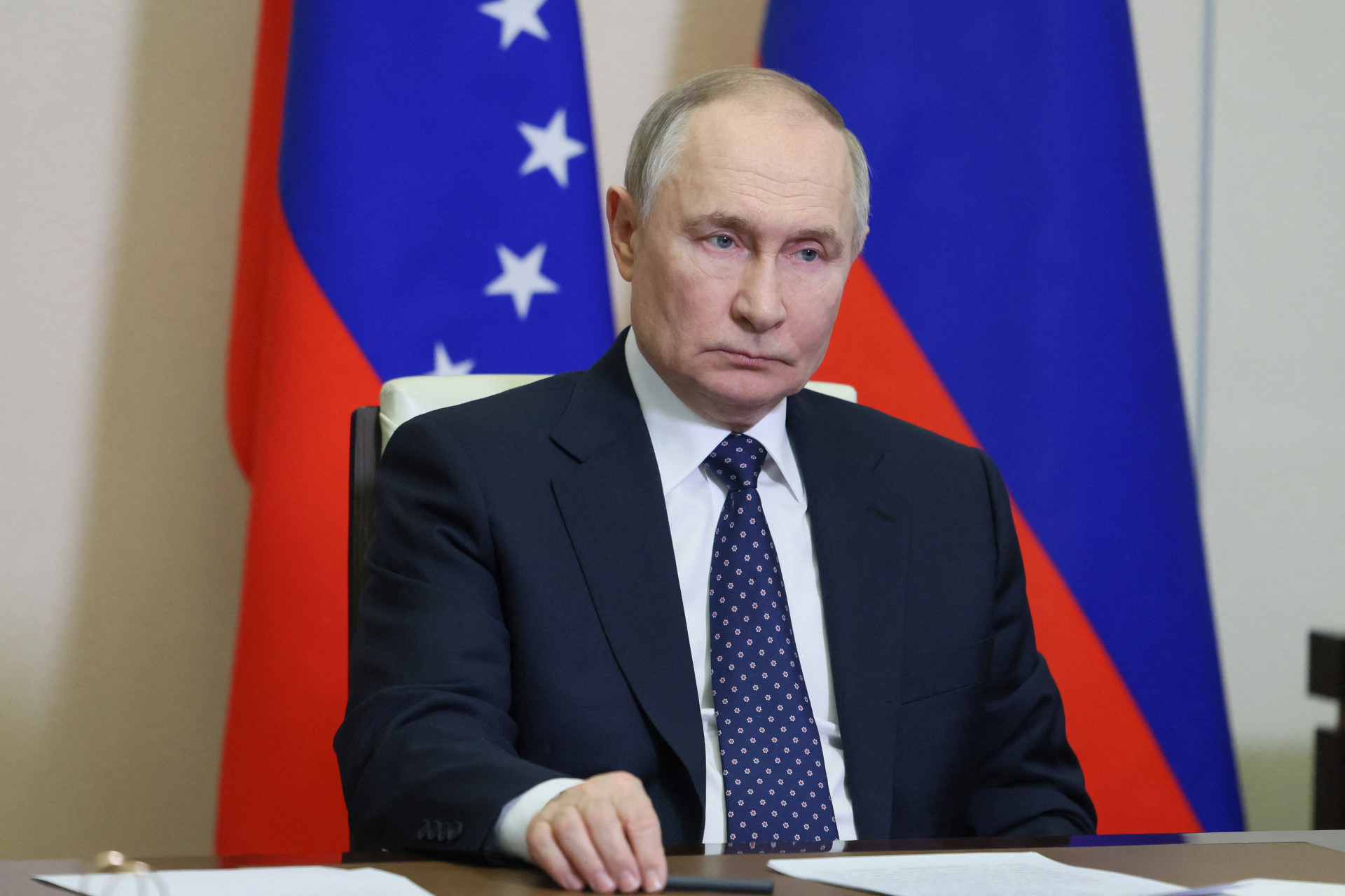 Putin visita China para reafirmar laços após viagem de Trump