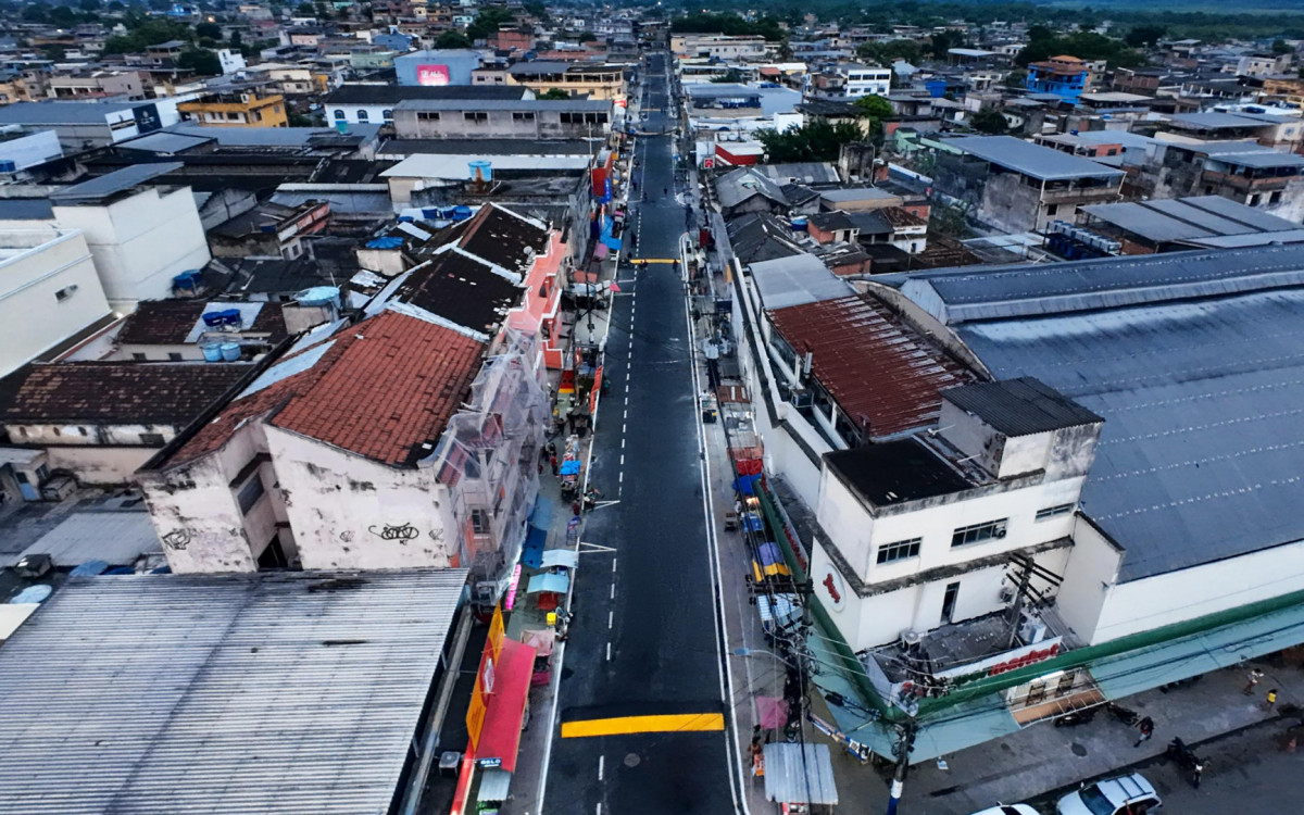 O trecho reaberto da Estrada Manoel de Sá tem cerca de 500 metros e um potencial comercial