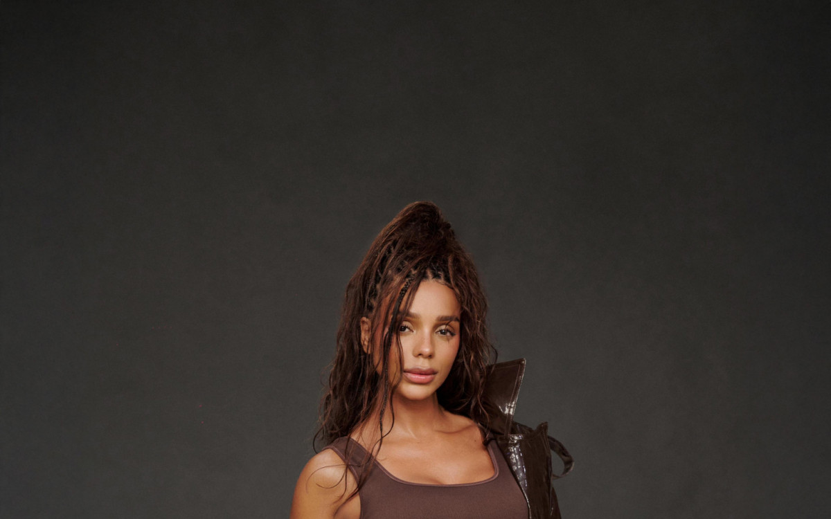 Brunna Gon&ccedil;alves celebra boa fase pessoal e profissional