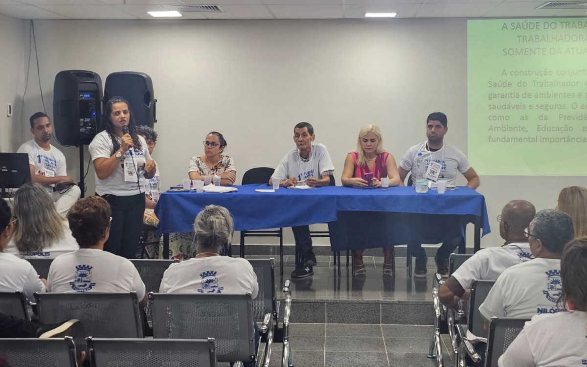 Foram debatidos a política nacional de saúde, as novas relações de trabalho e a participação de trabalhadores nas questões relativas à saúde para a efetivação do controle social