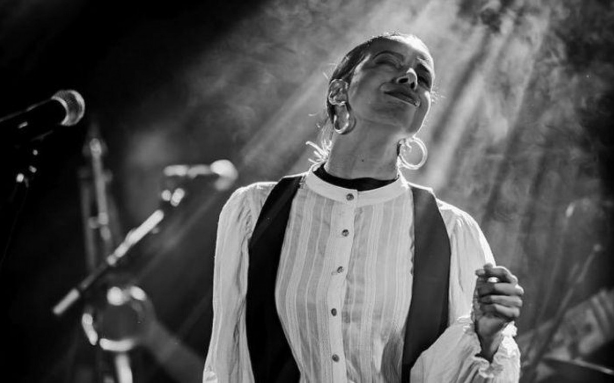 Cantora Alegria comanda o espetáculo