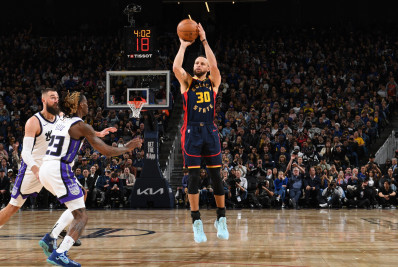 Curry se torna primeiro da história da NBA com 4 mil cestas de três pontos