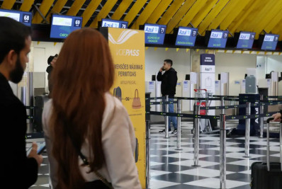 Suspensão da Voepass traz problemas para passageiros deixarem Noronha