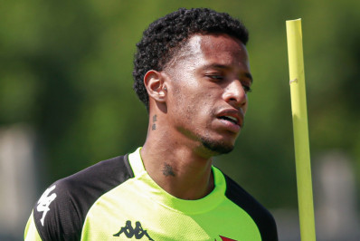 Tchê Tchê pode voltar ao time do Vasco contra o Palmeiras