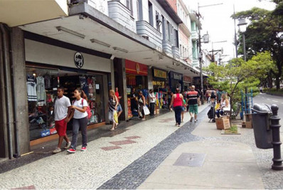 Dia do Consumidor movimenta grandes redes e se soma às liquidações do comércio em Petrópolis