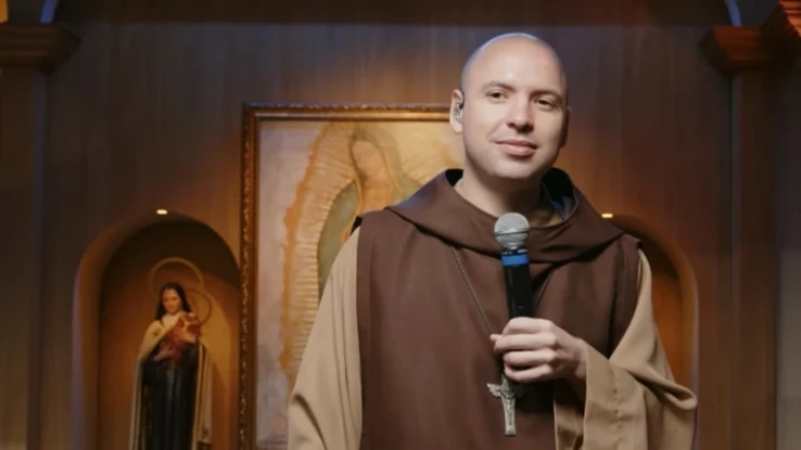 Após críticas a frei Gilson, deputado propõe lei para criminalizar ataques a religiosos