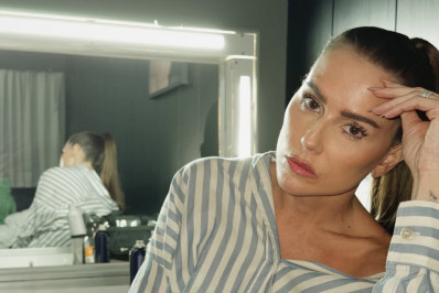 Deborah Secco inicia relacionamento com produtor musical