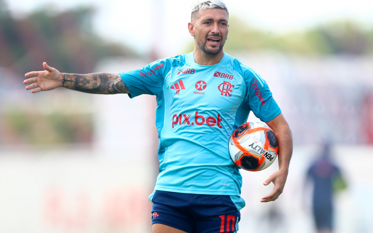 Arrascaeta apresentou oferta de extensão do vínculo até 2028 e diretoria rubro-negra não aceitou