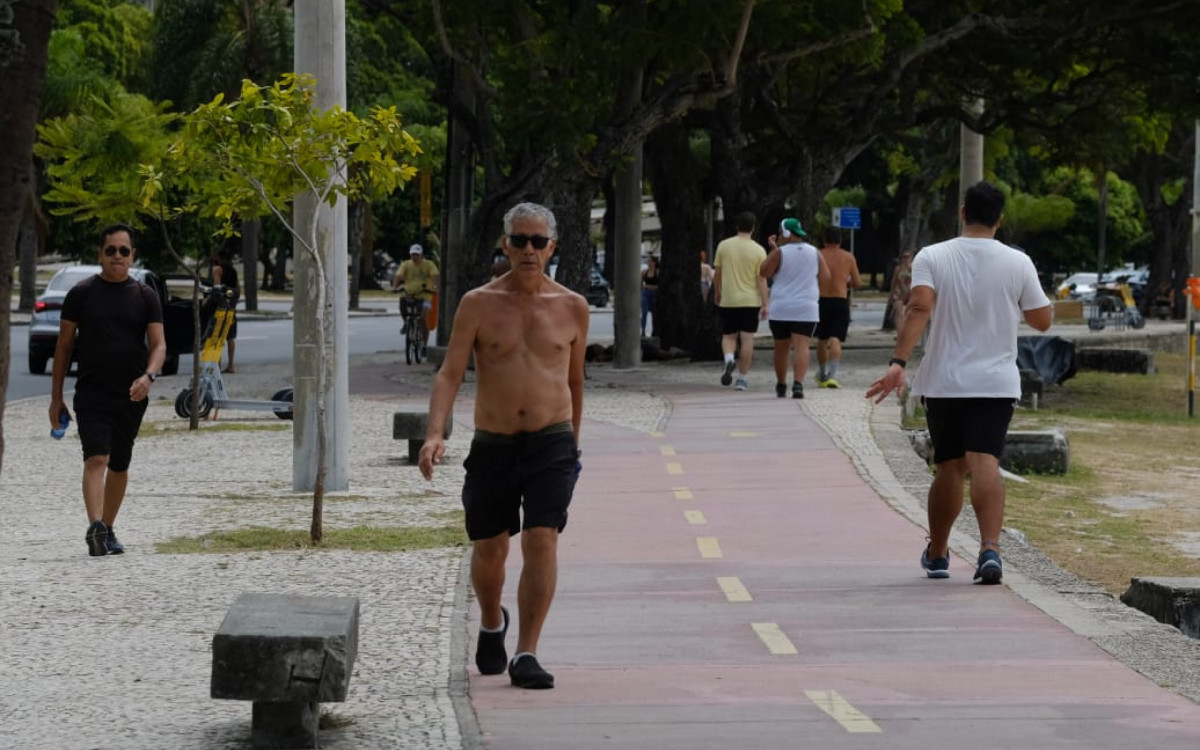 Tempo estava parcialmente nublado na enseada de Botafogo