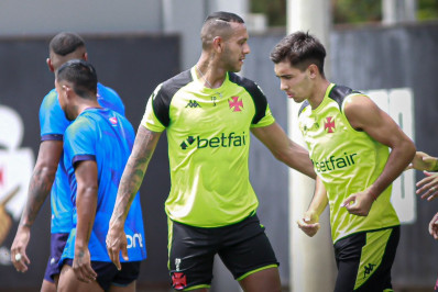 Vasco negocia jogo-treino com Boavista após não fechar com Botafogo e Guarani