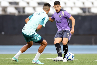 Botafogo empata com o Cruzeiro em jogo-treino no Nilton Santos