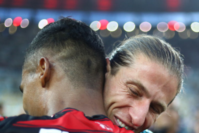 Alex Sandro pode conquistar a América pela segunda vez com Filipe Luís