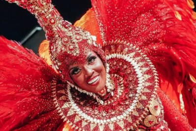  Imperatriz Leopoldinense anuncia saída de musa e gera polêmica; entenda