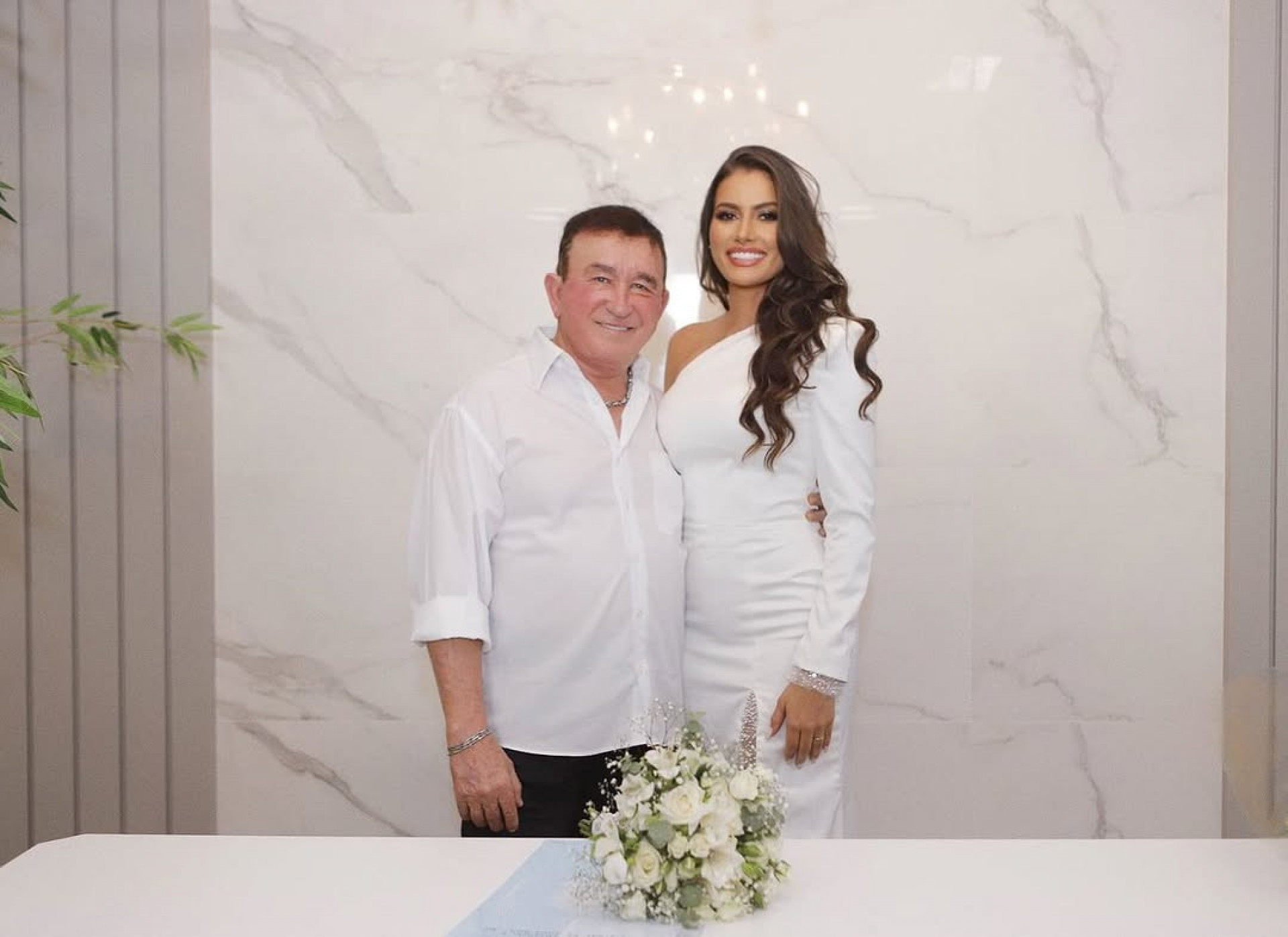 Amado Batista se casa no civil com Calita Franciele Miranda - Reprodução / Instagram 