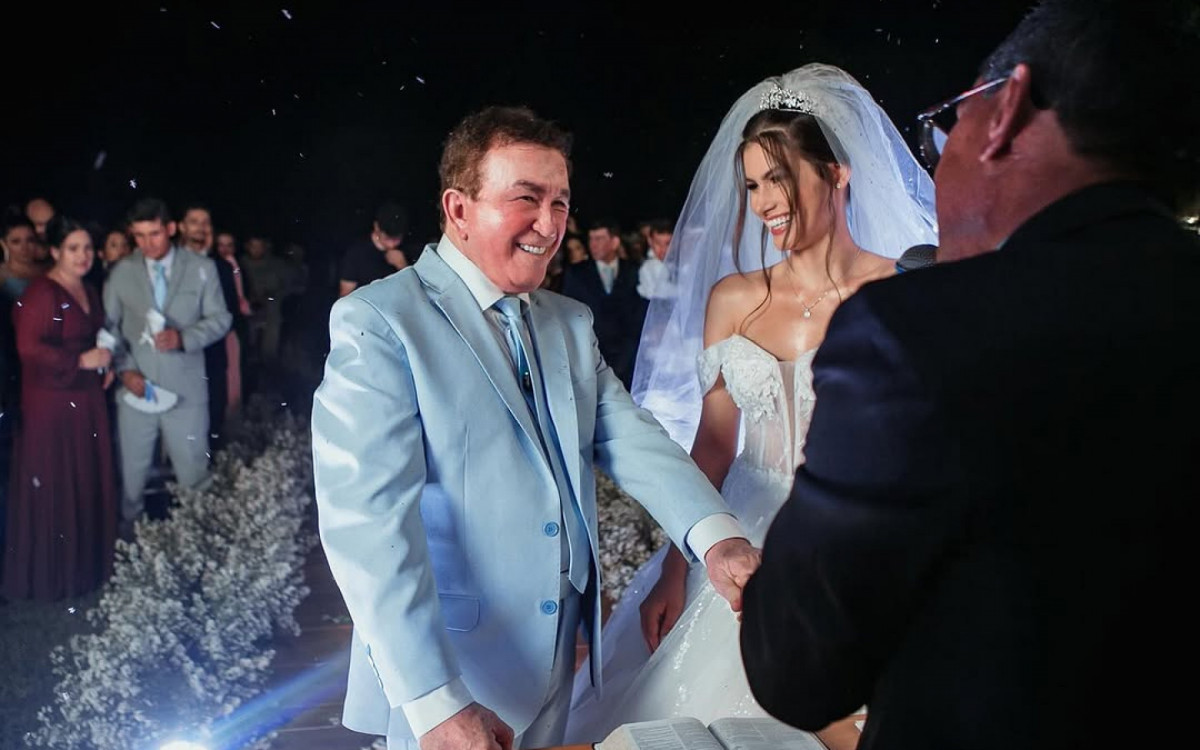 Amado Batista e Calita Franciele se casam no interior de Mato Grosso - Reprodução/Instagram