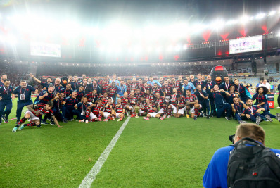 Flamengo comemora conquista do Carioca com festa na Zona Sul