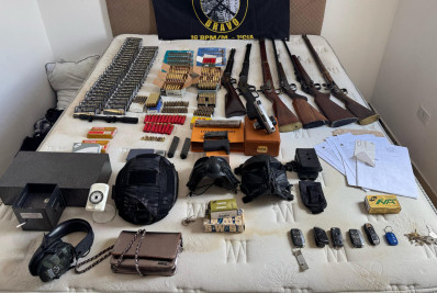 Polícia encontra 'bunker do crime' com arsenal e porta blindada em São Paulo