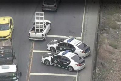 Fuga de abordagem policial termina em tiroteio em Bonsucesso