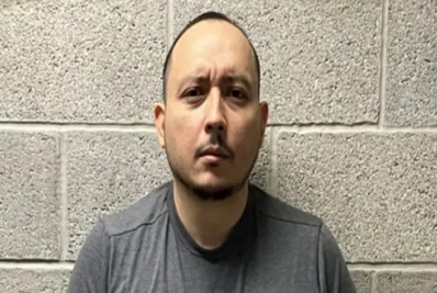 Professor é preso por abusar sexualmente de alunas em Nova York