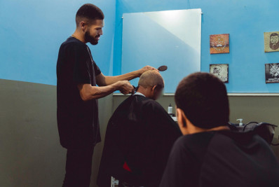 Fundação Beatriz Gama promove curso de Barbearia no Criaad de Volta Redonda 