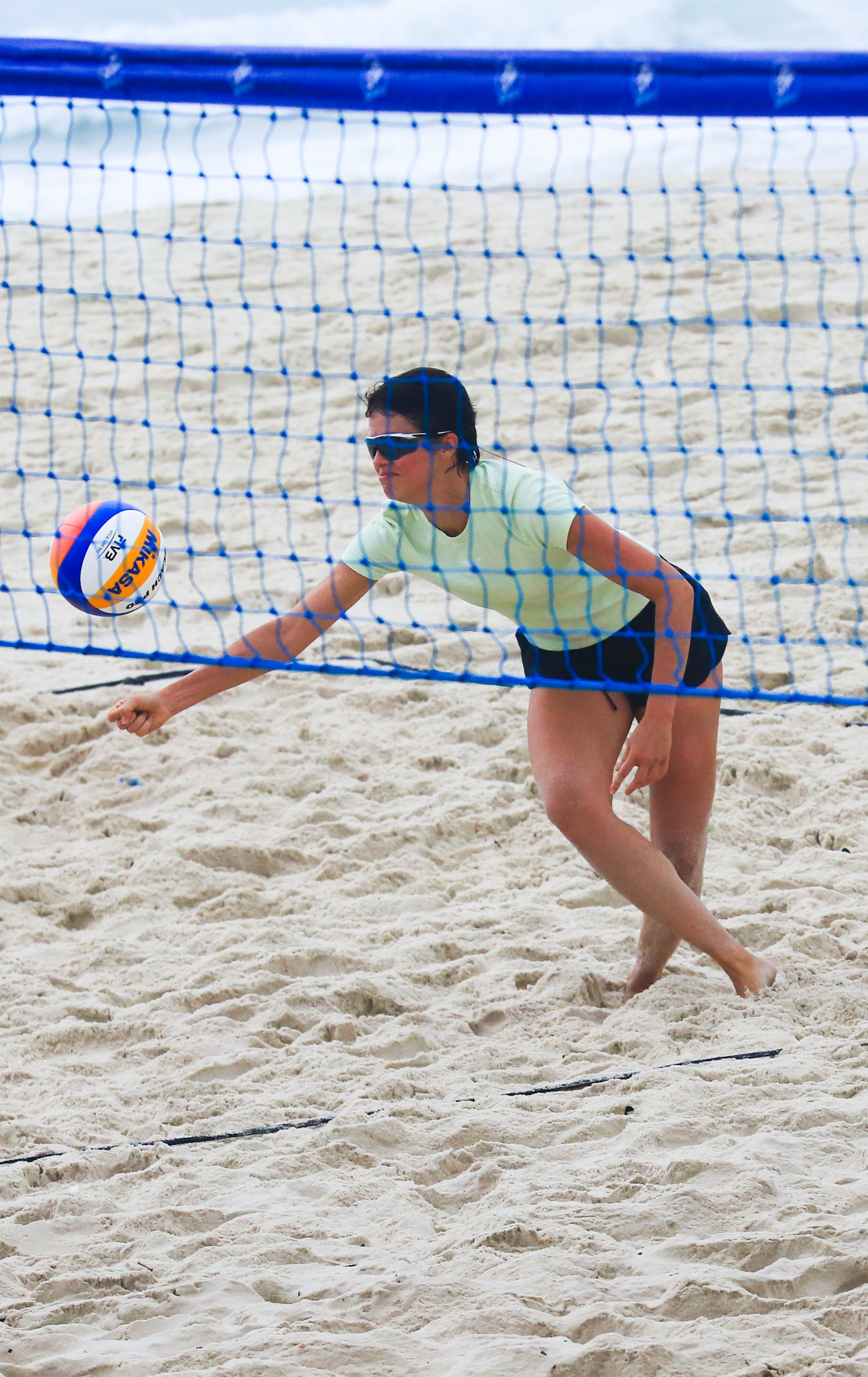 Agatha Moreira joga vôlei na Zona Oeste - Fabrício Pioyani / Agnews