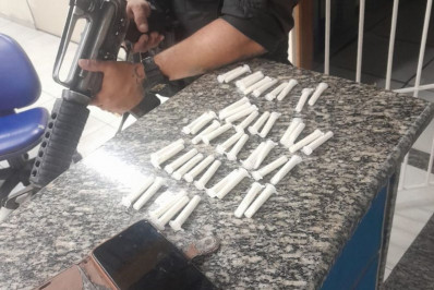 Polícia Militar prende homem com quase 50 pinos de drogas em Rio das Ostras