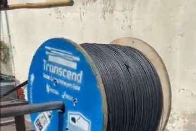 Homens são detidos com 6 mil metros de cabos de internet em Nilópolis