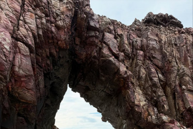 Após maratona teatral, Rodrigo Pandolfo curte descanso no Nordeste