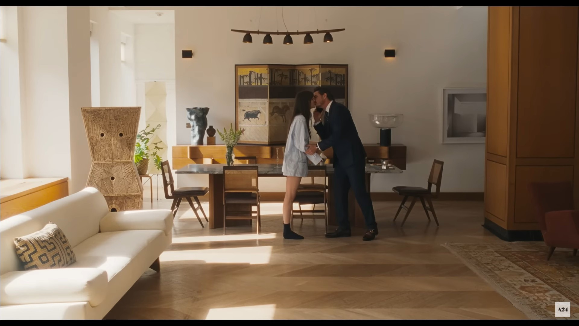 Dakota Johnson, Chris Evans e Pedro Pascal formam triângulo amoroso em 'Materialists' - Reprodução / YouTube