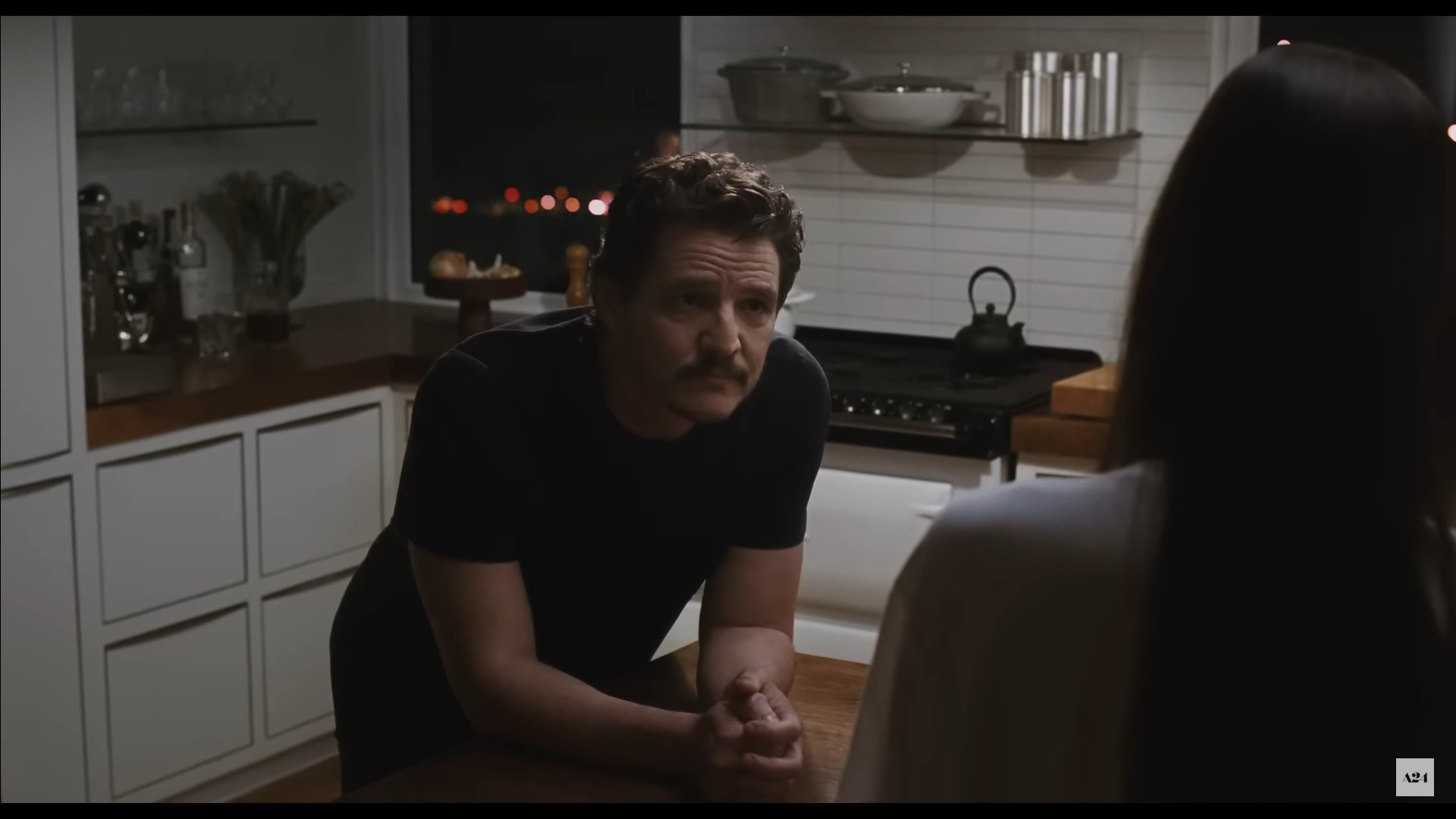 Dakota Johnson, Chris Evans e Pedro Pascal formam triângulo amoroso em 'Materialists' - Reprodução / YouTube