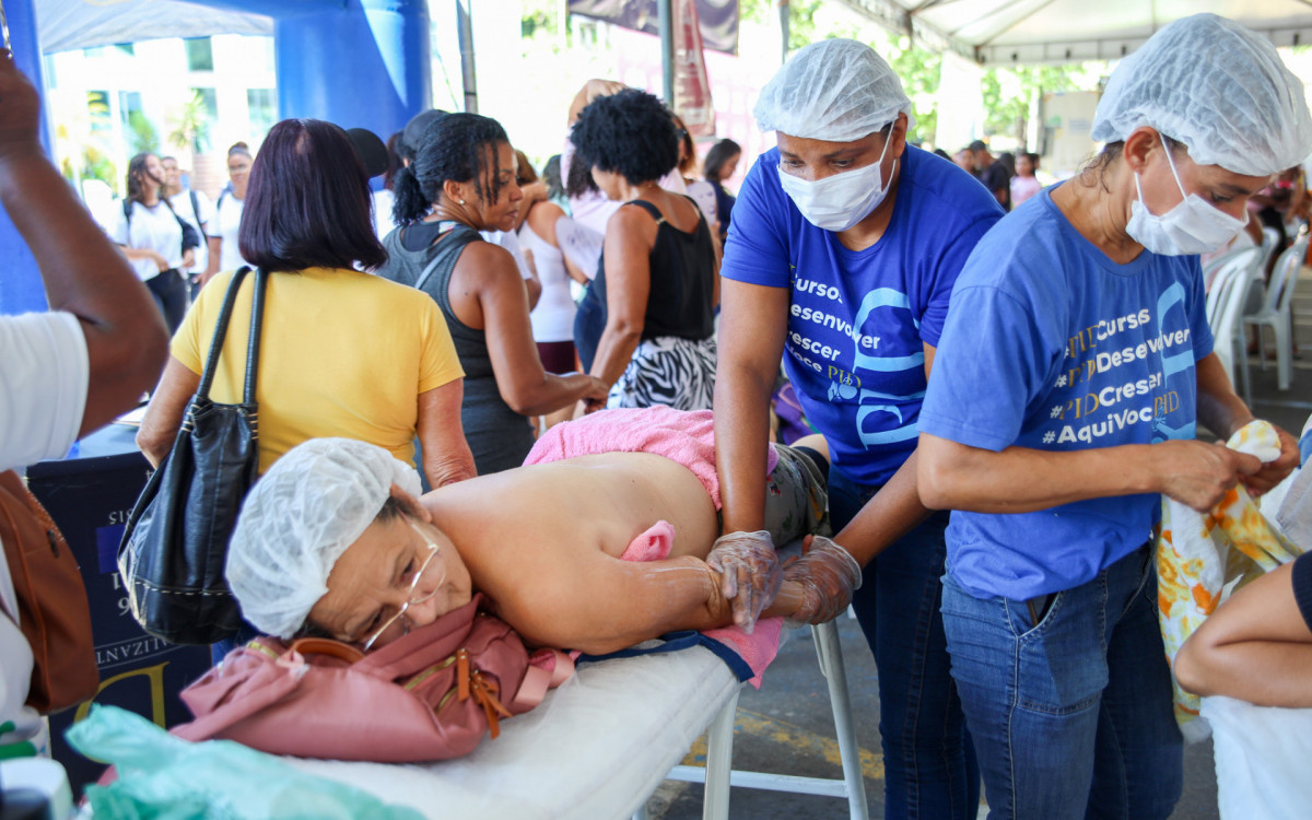 \'Magé para elas\' movimentou praça Nilo Peçanha