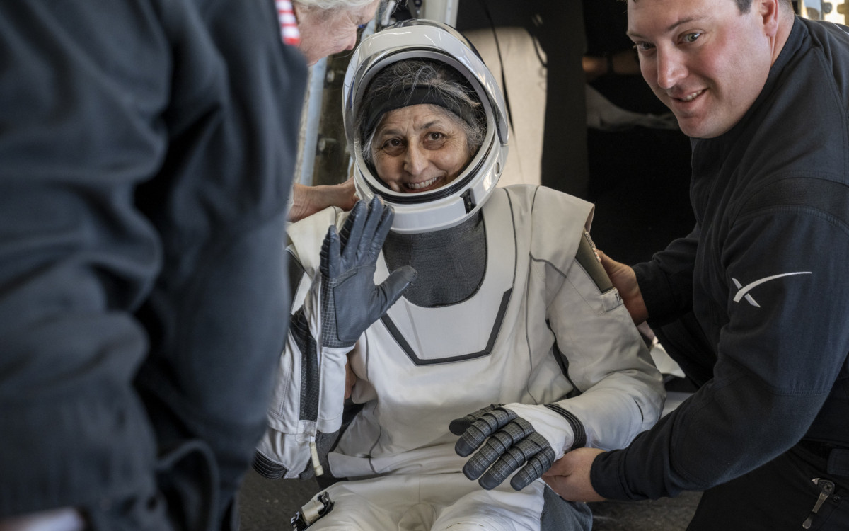 Suni Williams depois que retornou à Terra após ficar preso no espaço por nove meses