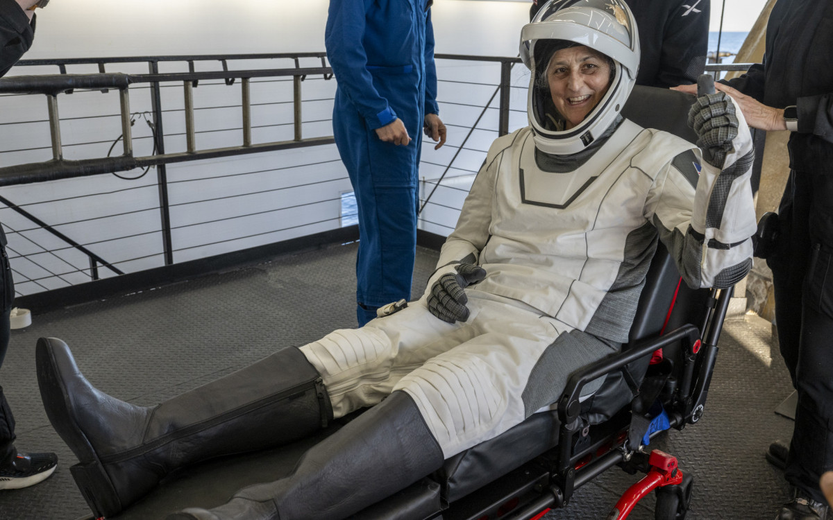 Suni Williams depois que retornou à Terra após ficar preso no espaço por nove meses
