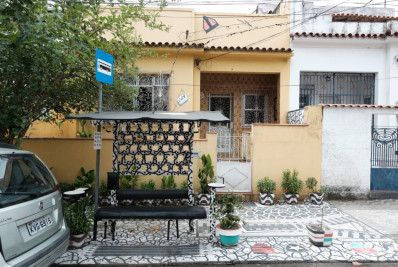 Ponto de ônibus decorado no Cachambi encanta cariocas