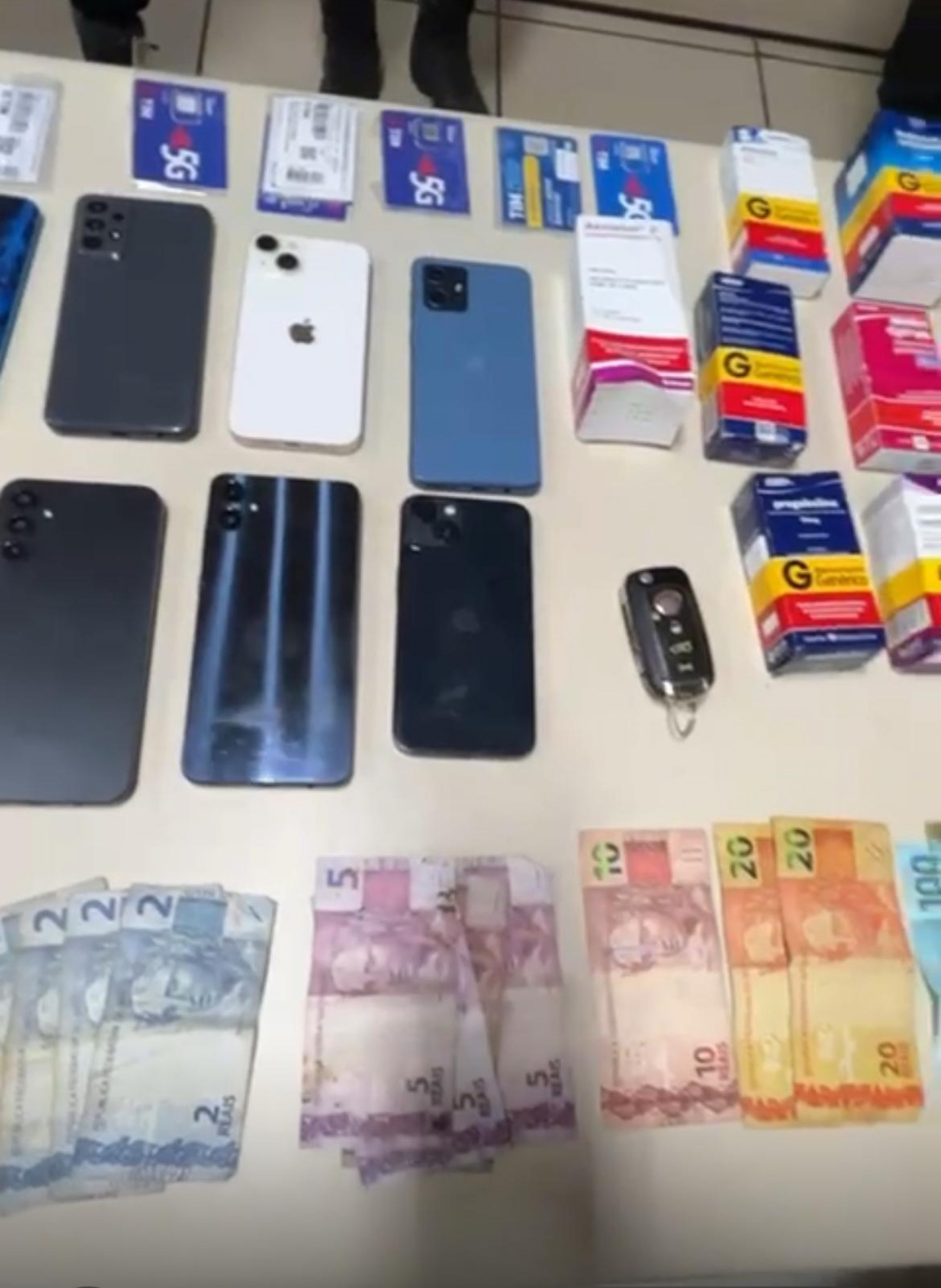 Material apreendido com o casal \