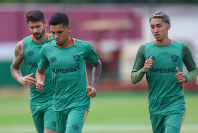 Riquelme e Isaque evoluem em recuperação e se aproximam de retorno ao Fluminense