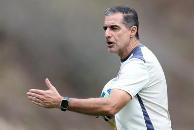 Com Renato Paiva, Botafogo ainda não fez gol fora do Nilton Santos