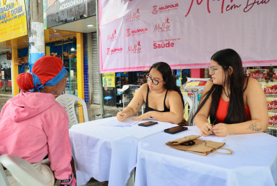 Prefeitura de Nilópolis monta tenda na Praça dos Estudantes para marcar exames preventivos