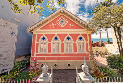 Café Literário homenageia a poesia feminina no Solar dos Mellos