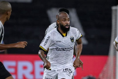 Ex-Botafogo, Chay pode deixar o Volta Redonda antes mesmo da Série B